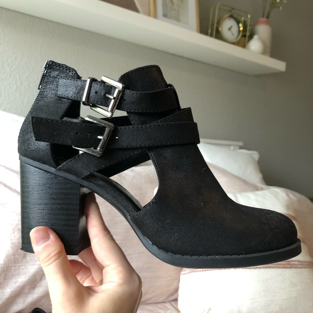 Unr8ted black cutout booties!